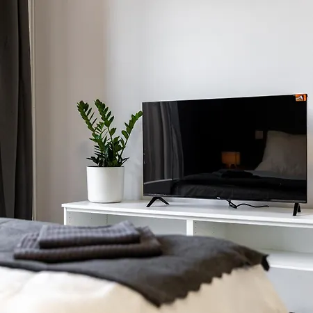 Slnecnice With Parking 24 Hour Check In * Μπρατισλάβα