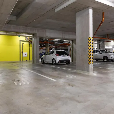 Slnecnice With Parking 24 Hour Check In Διαμέρισμα Μπρατισλάβα