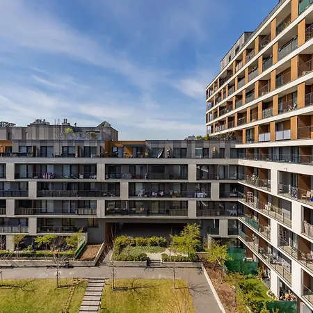 Slnecnice With Parking 24 Hour Check In Μπρατισλάβα