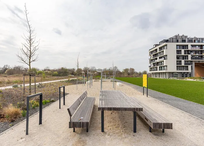 Slnecnice With Parking 24 Hour Check In * Pressburg