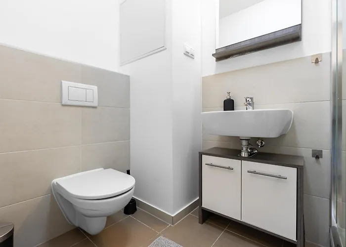 Slnecnice With Parking 24 Hour Check In Apartment Pressburg