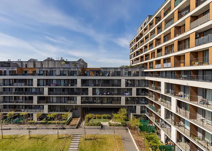 Slnecnice With Parking 24 Hour Check In Bratislava